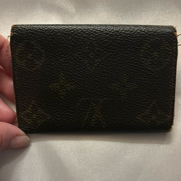 Authentic pre loved Louis Vuitton 6 ring keyholder with card slot - Picture 2 of 9